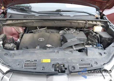 2018 Toyota Highlander Xle z USA, uszkodzony, nr VIN 5TDKZRFH7JS242539